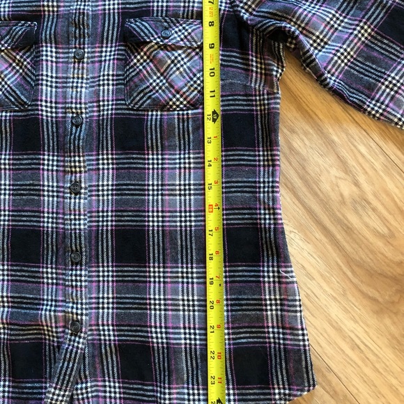 Fun flannel  plaid shirt🎄 - Picture 4 of 6